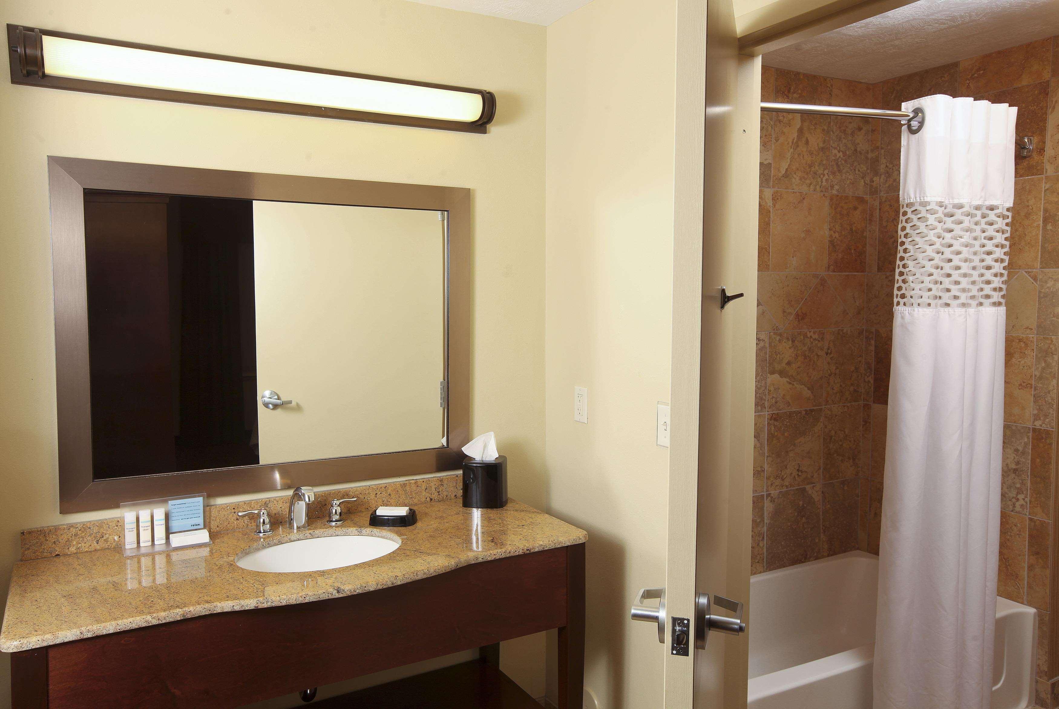 Hampton Inn & Suites Fargo Medical Center מראה חיצוני תמונה