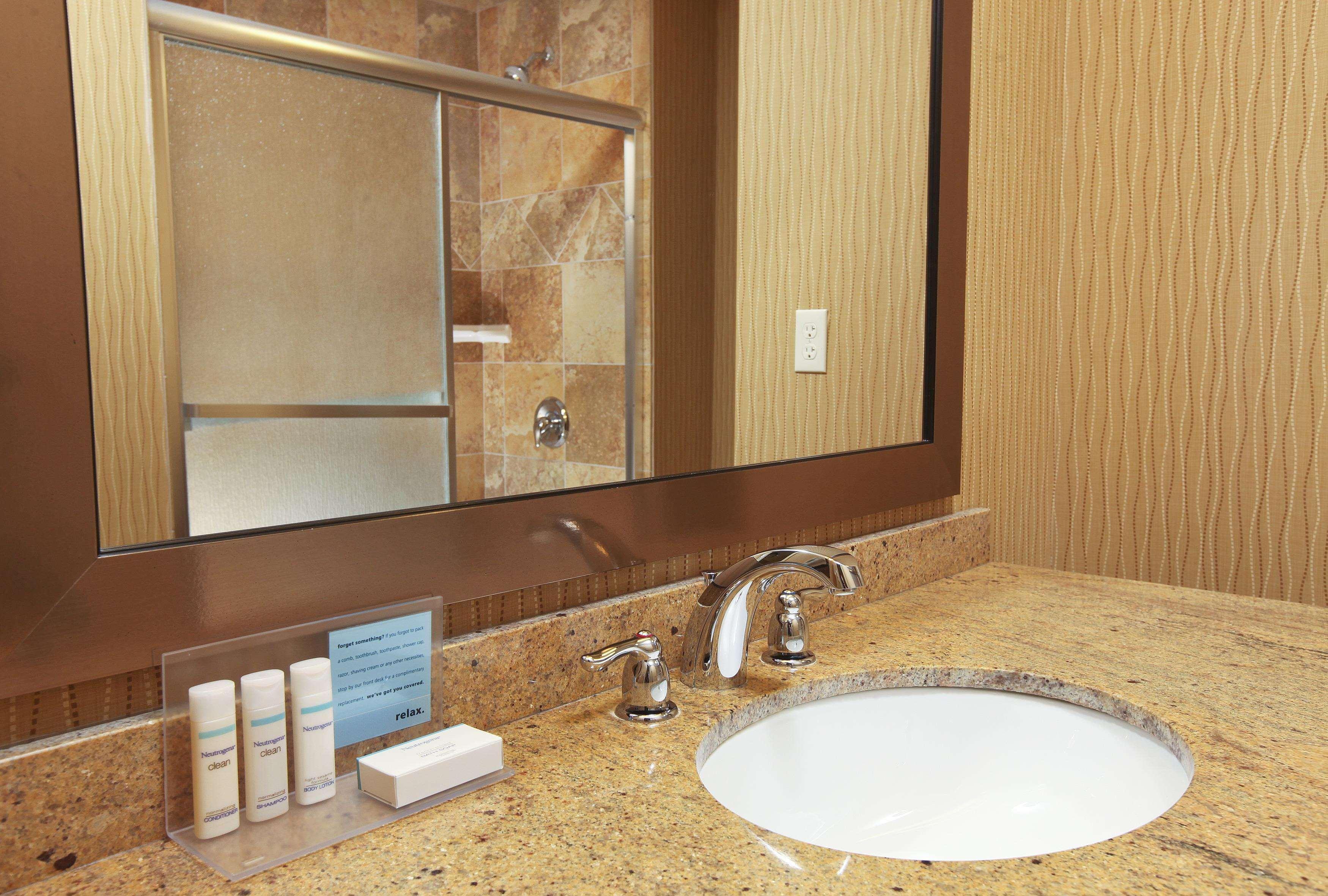 Hampton Inn & Suites Fargo Medical Center מראה חיצוני תמונה